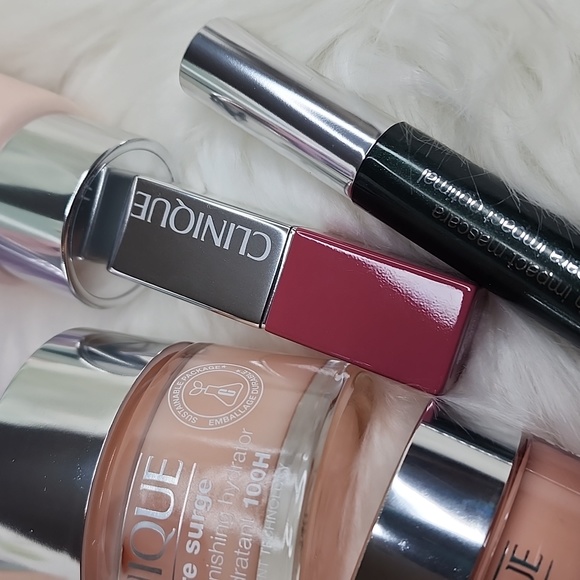 BNEW UNUSED DAY TO NIGHT SKIN CARE SET MOISTURE SURGE OVERNIGHT MASK AND MORE - Picture 8 of 16